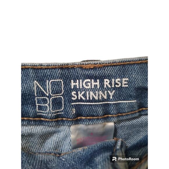 No Boundaries Juniors Jeans 3 Mid Rise Skinny Button Fly Distressed Blue Denim - Picture 2 of 3
